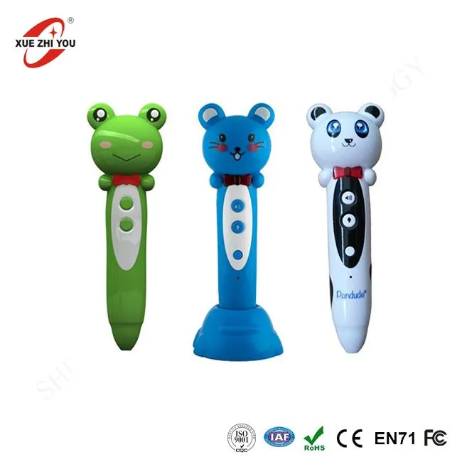 کودکان و نوجوانان قلم می خوانند که کتابهای خود را سفارشی کرده اند