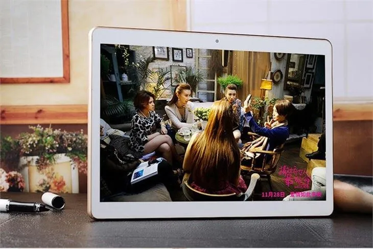 2 in 1 Projector Tablet PC Mini Laptop